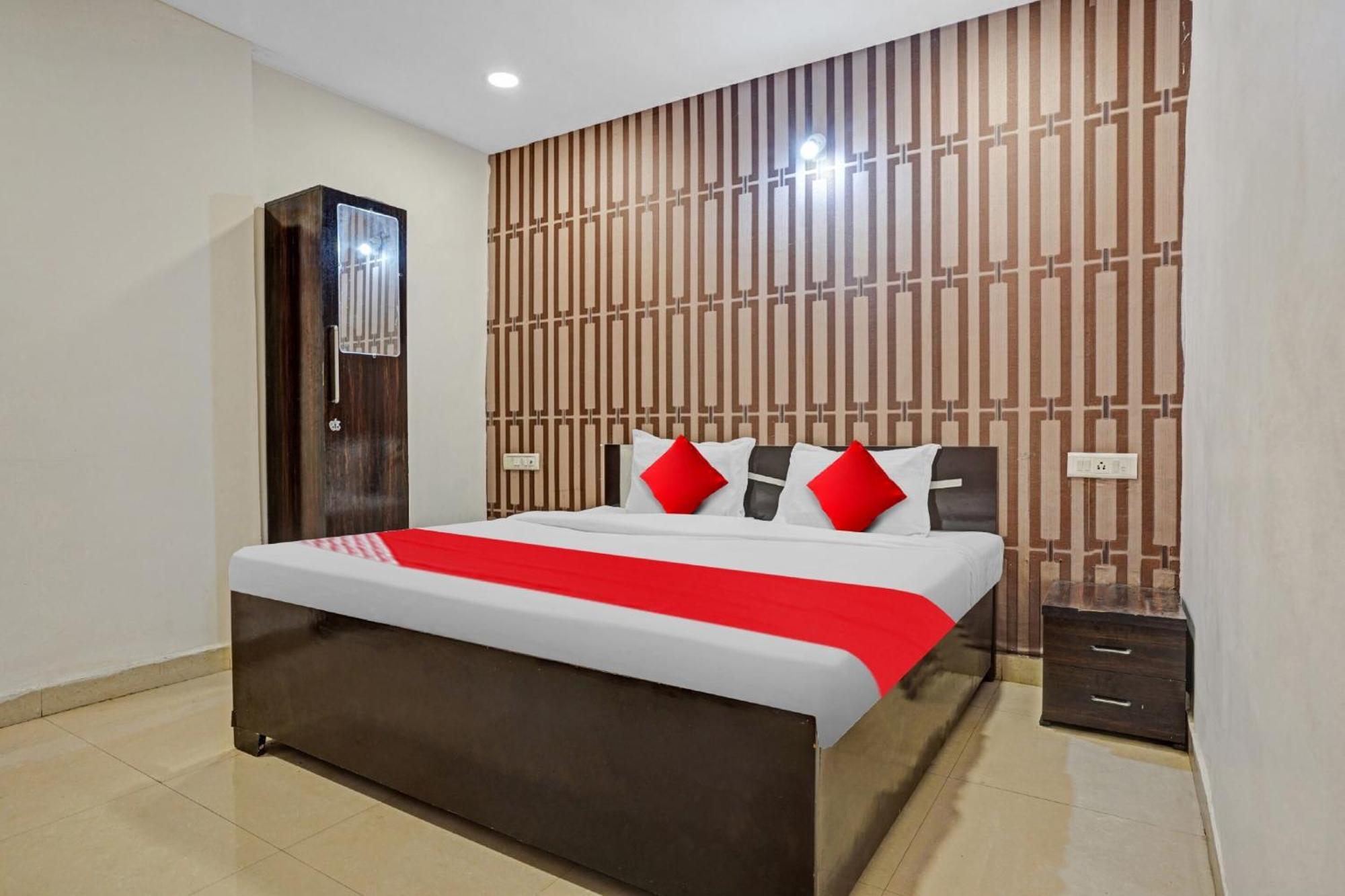 Hotel O Flagship Hotel Gulmohar Inn Бхопал Экстерьер фото